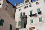 Ivan Mestroviċ Statue
