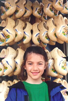 Andrea - Wooden Shoes